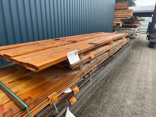 Ca. 47x Douglas Planken Fijnbezaagd, 18x150mm, lengte 30/300cm, 17/400